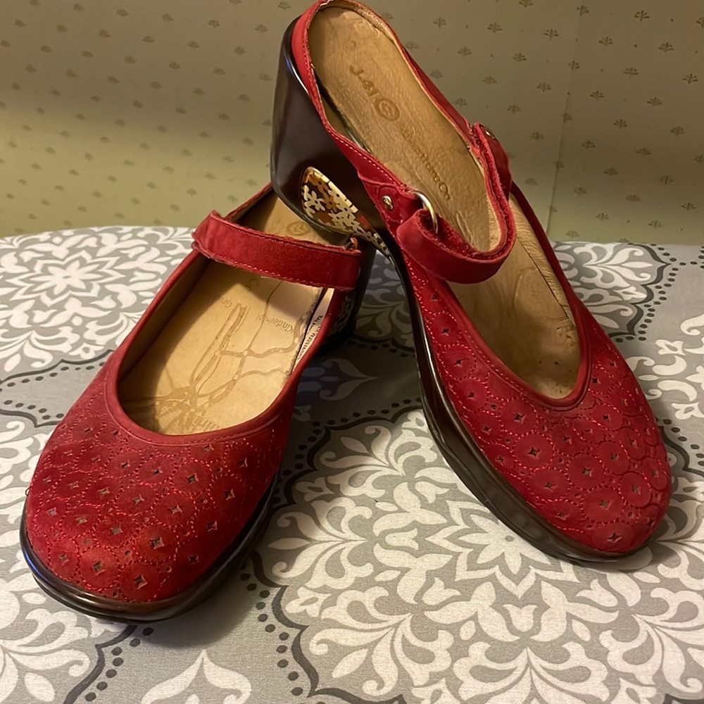 J-41 clogs sz9